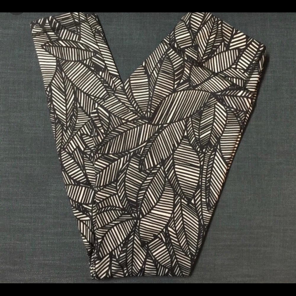 Lululemon Wunder Under Banana Leaf Print